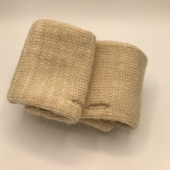 NWT True North Cream Fine Knit Arm Warmers - Picture 4 of 4
